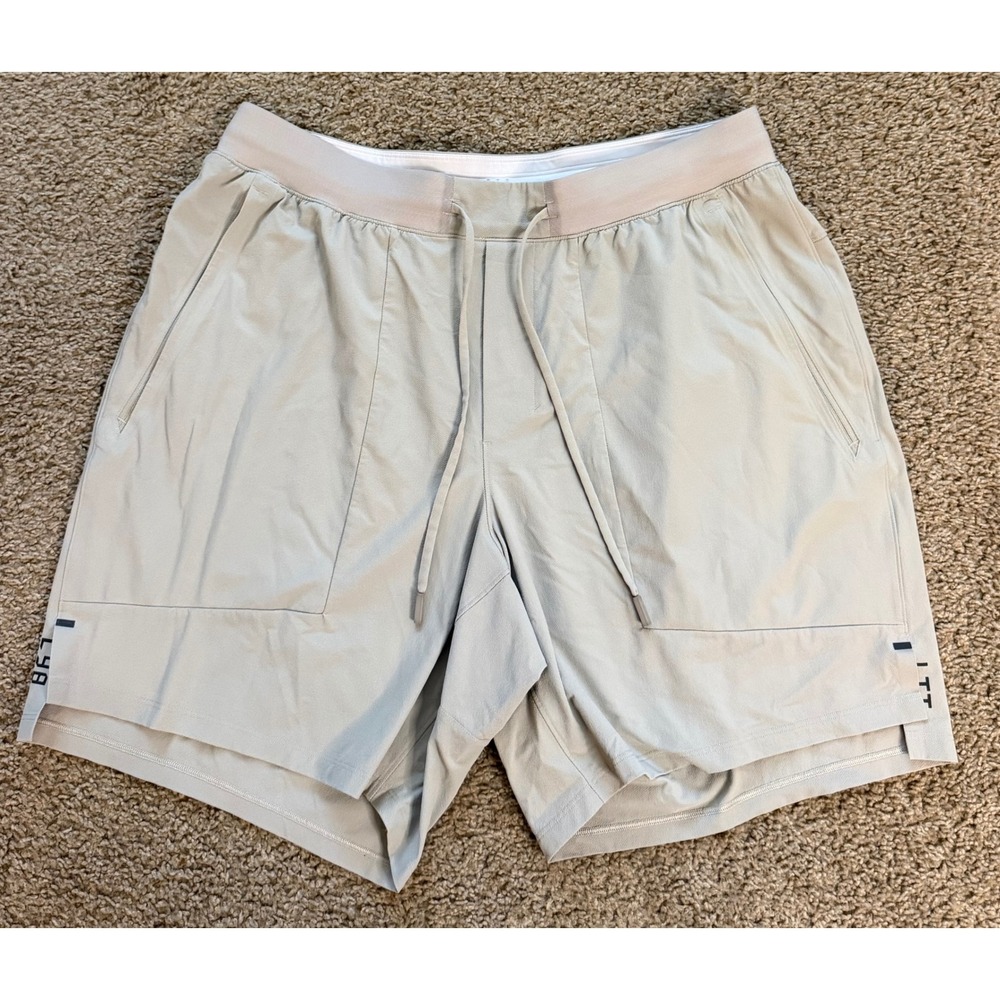 Lululemon License to Train Shorts Mens XL Gray 7 Inch Inseam LM7APYS